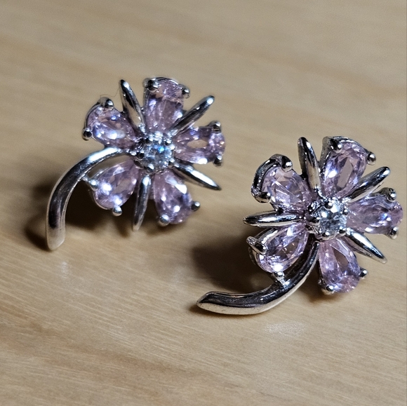 925 CZ stamped pink, clear and sterling silver flower post earrings - Picture 3 of 4